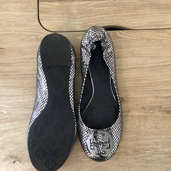 Tory Burch Reva metallic flats, barely worn! - Picture 2 of 4